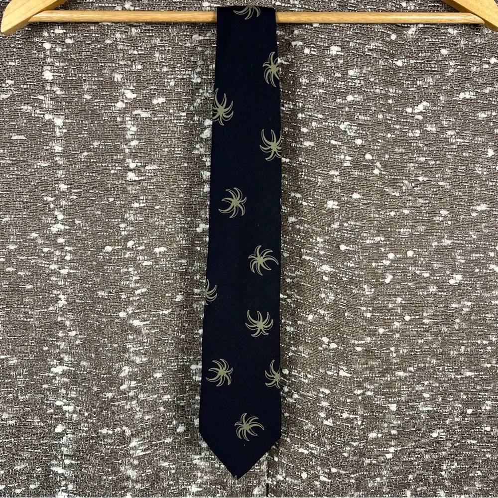Vintage Giorgio Armani Made in Italy Silk Classic Cut‎ Standard Length Neck Tie